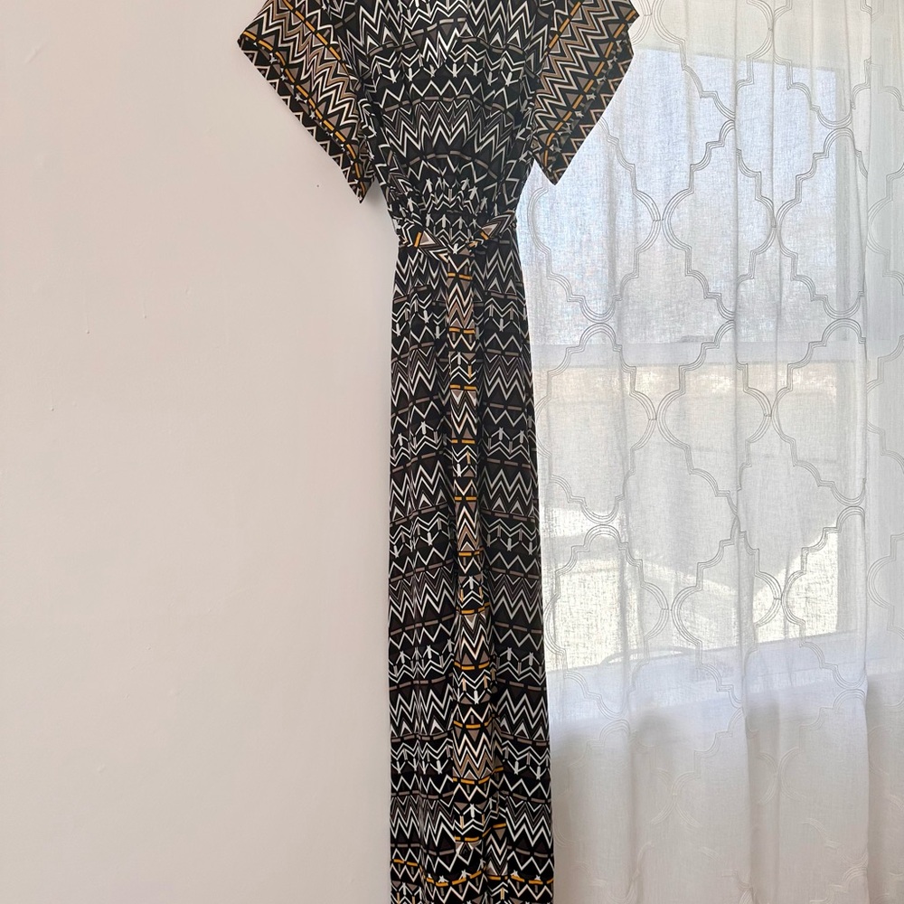 Nicole Richie Black and Gold Patterned Maxi Dress